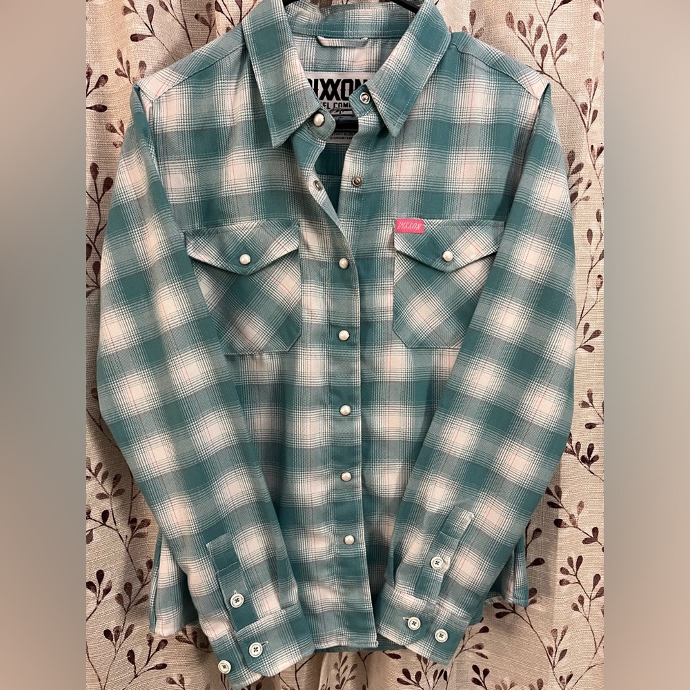 Women’s long-sleeve Dixxon flannel